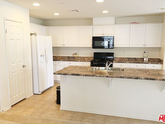 3rd image of 43506 Serenity Ct