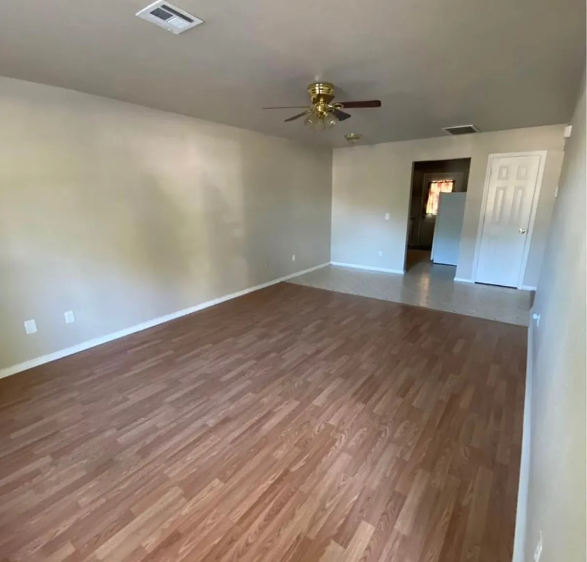 2 bed, 1.5 bath, $850 — Photo 2