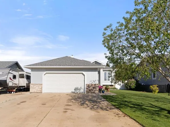 313 E Hanson St, Bawlf, AB T0B 2K0