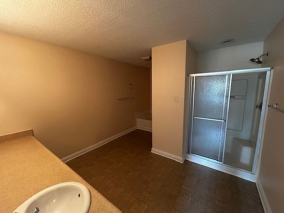 3rd image of 6210 Palomar Cir