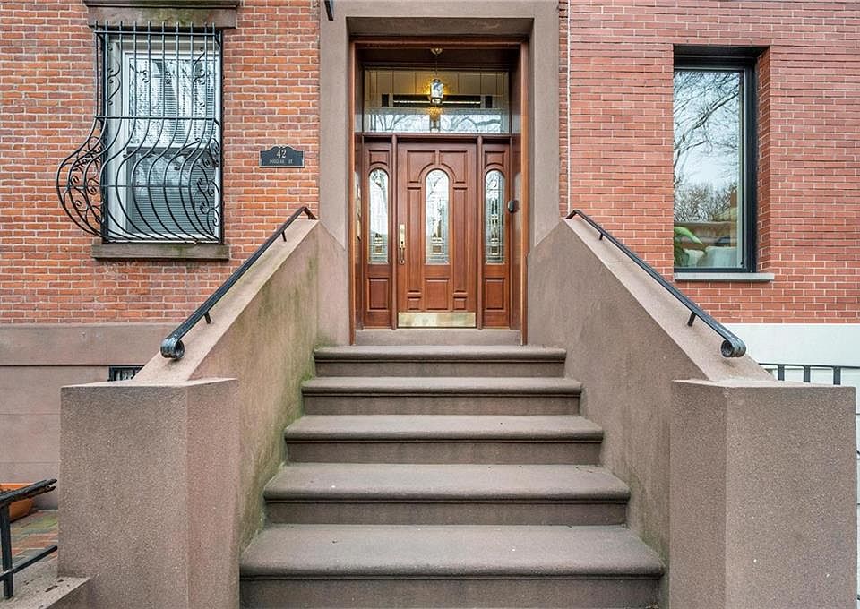 1st image of 42 Douglass St