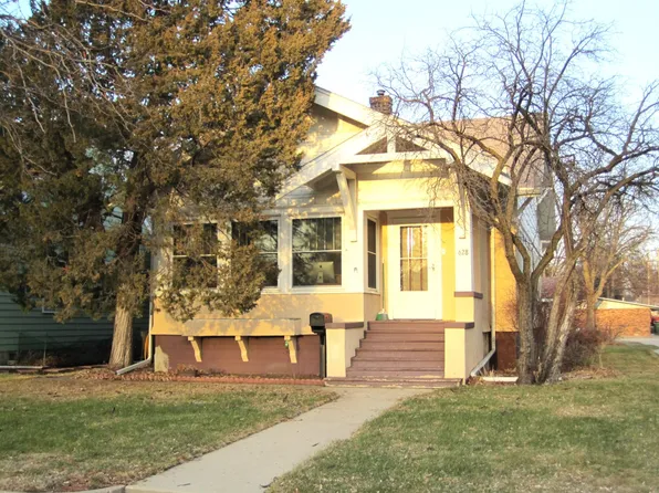 628 Oregon Ave SE, Huron, SD 57350