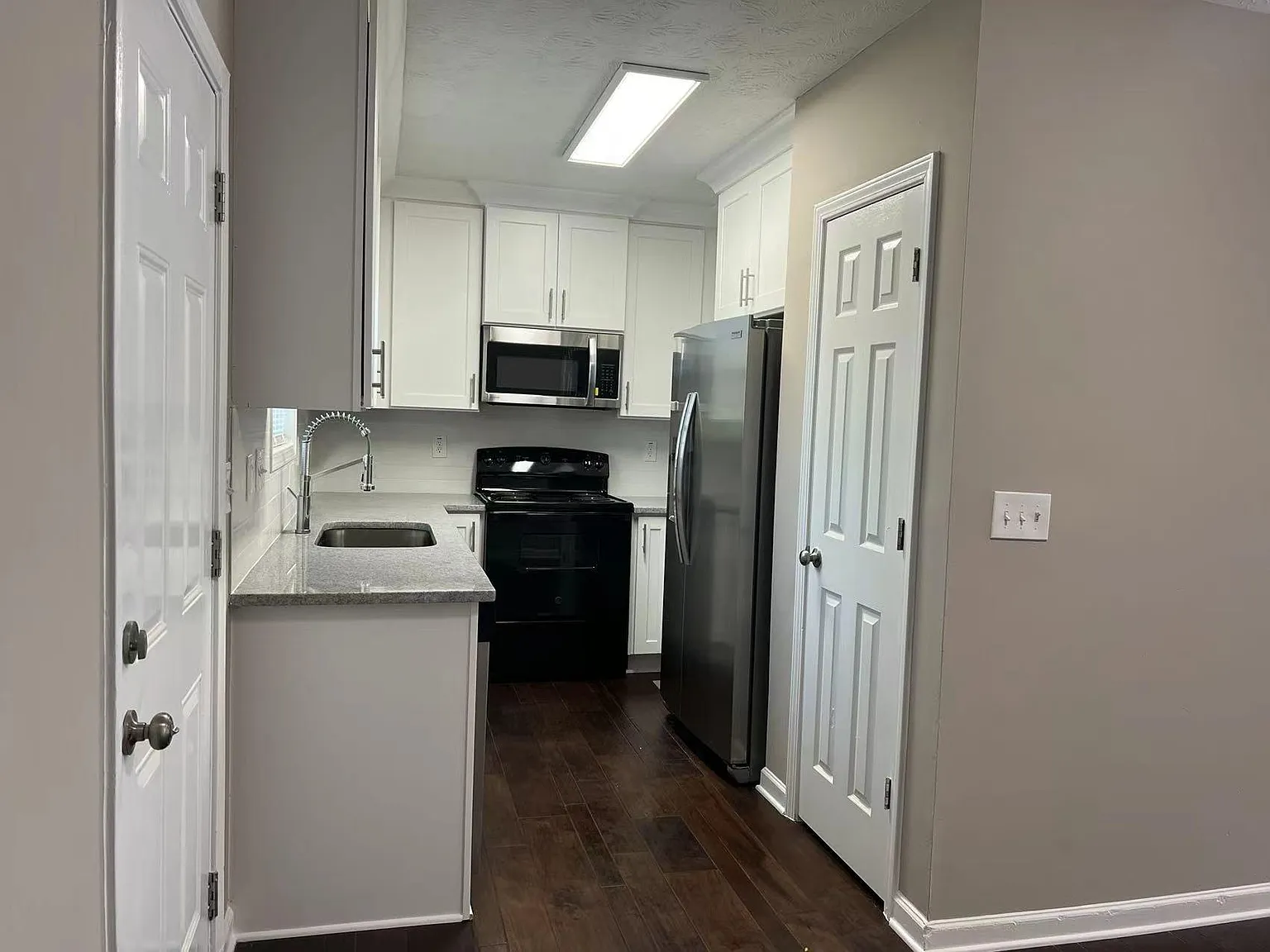 4 bed, 1380 sqft, $1,600 — Photo 2