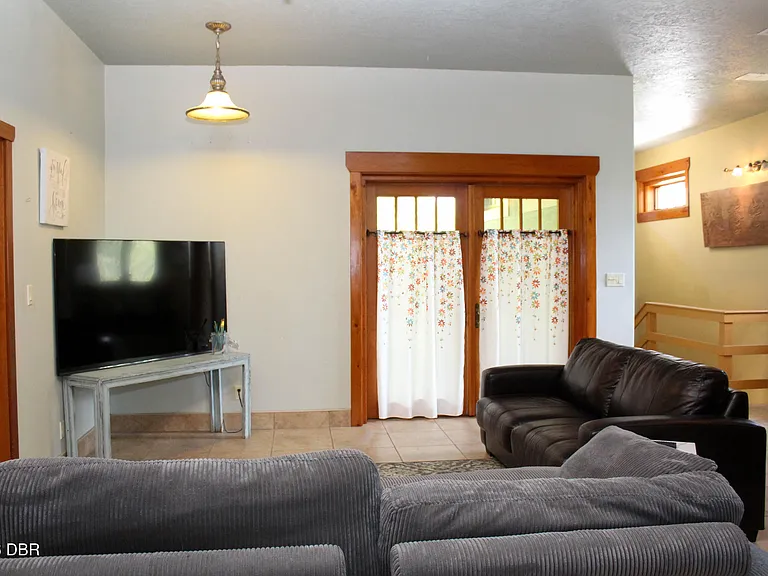 100 Peterson Ct — Photo 21