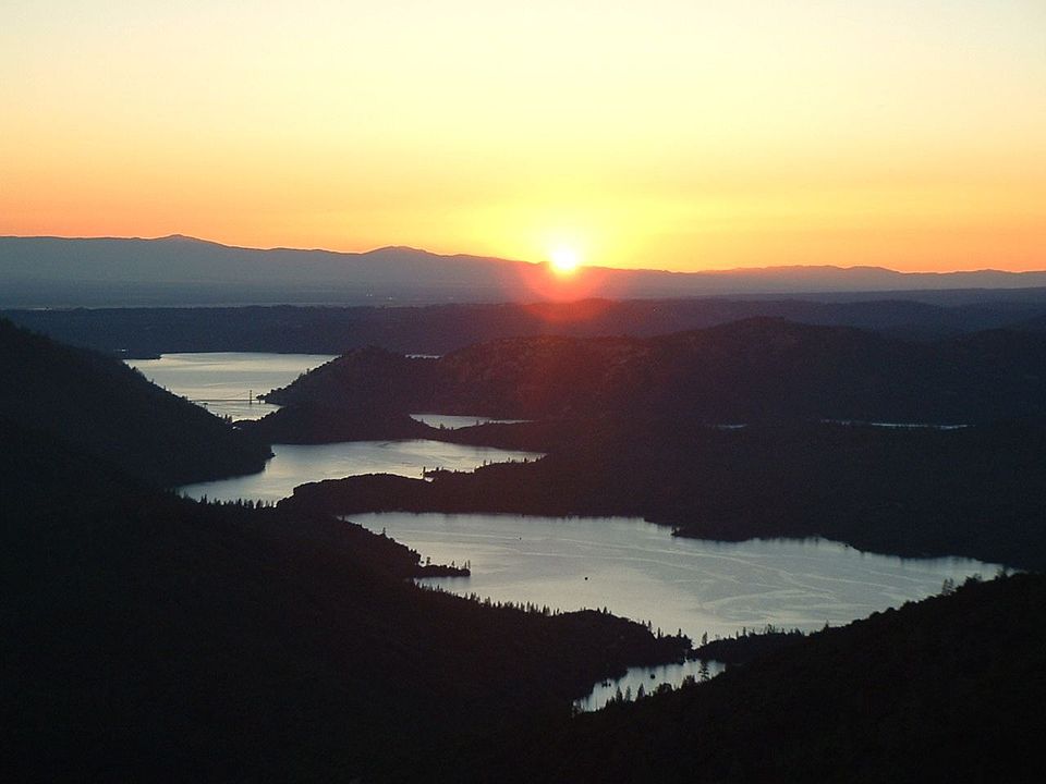 Lake Oroville sunset