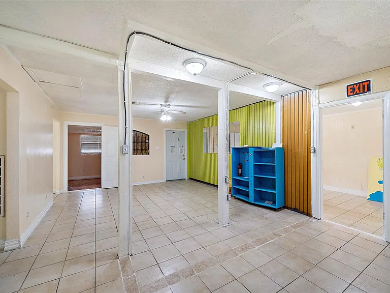 5639 Overdale St — Photo 11