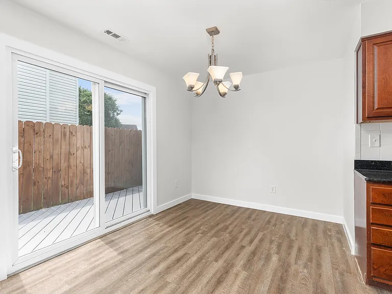 1465 Woodbridge Trl — Photo 11