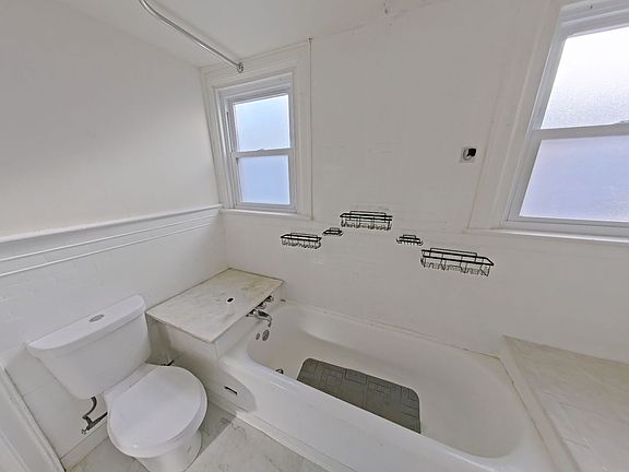 4th image of 6237 Carpenter St