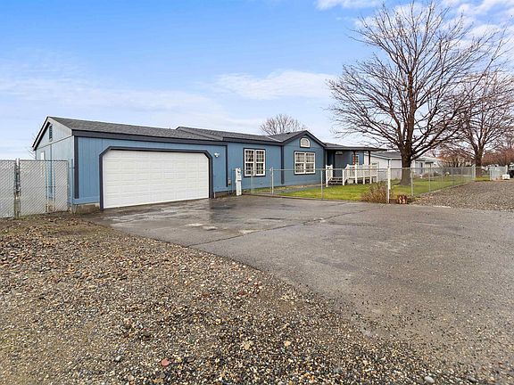 3rd image of 34702 N Flagstone Dr