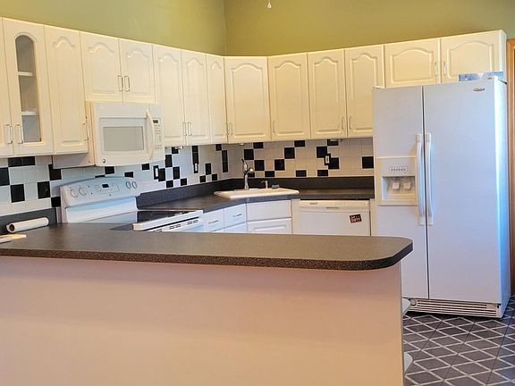 4th image of 16 Vista Ln #B