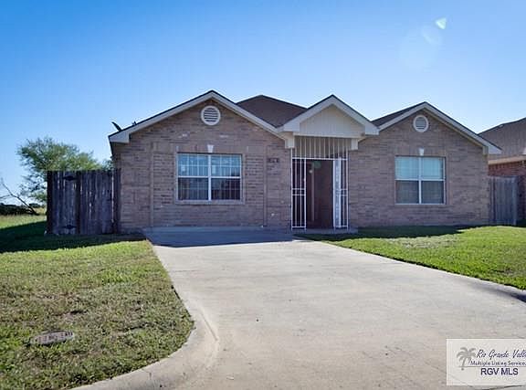 2nd image of 2718 Sabal Palm Dr