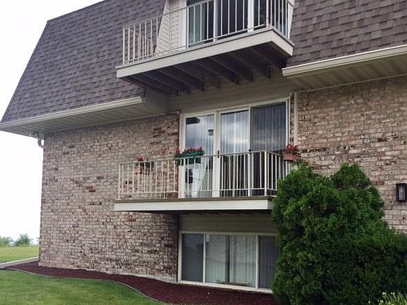 3rd Floor Balcony, Lake View