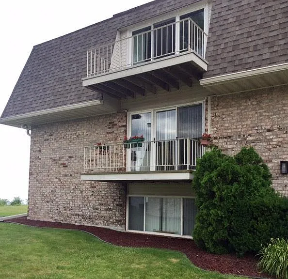 3rd Floor Balcony, Lake View
