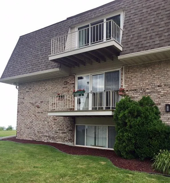 3rd Floor Balcony, Lake View - 3612 Lakeshore Dr #D12