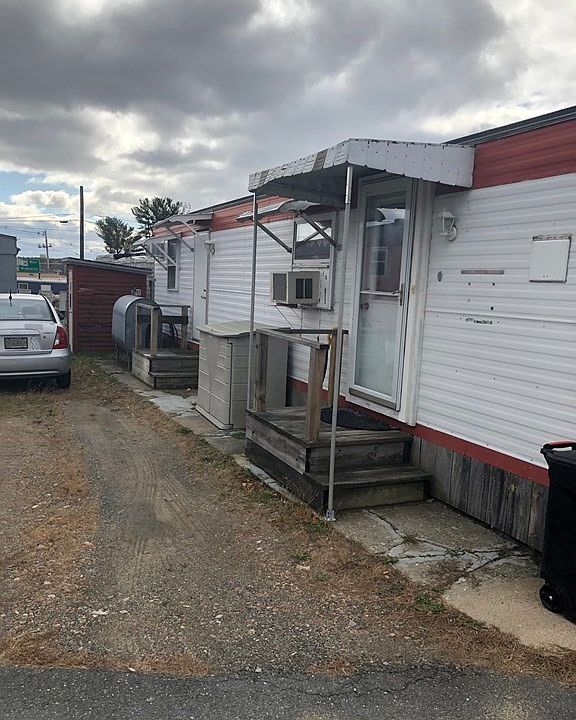 98 Newbury St Danvers, MA, 01923 Apartments for Rent Zillow