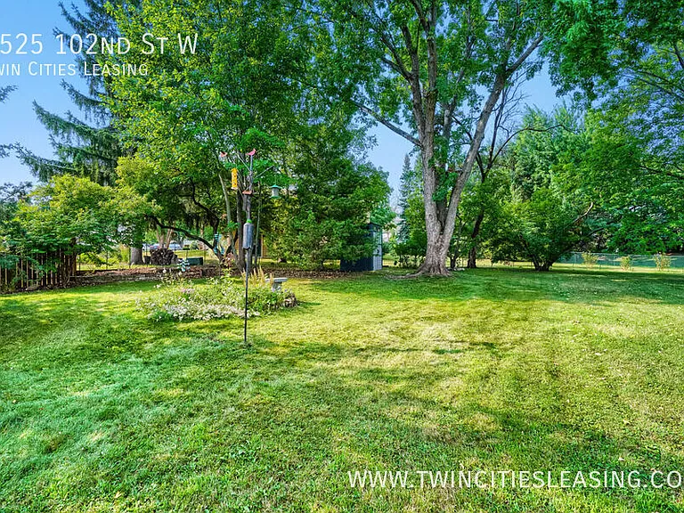 7525 W 102nd St — Photo 25