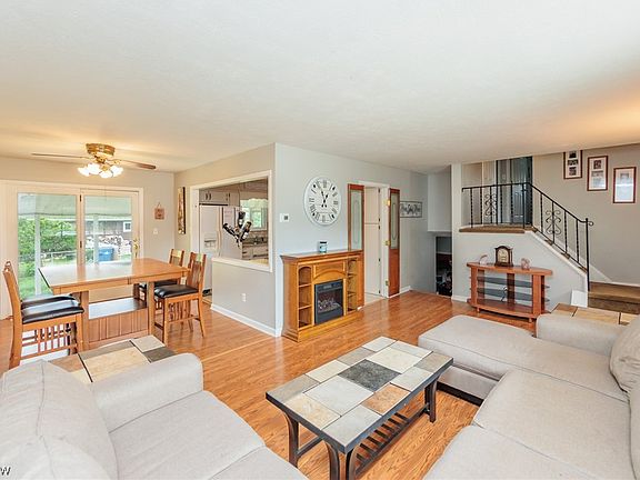 4th image of 3426 Dawn Cir