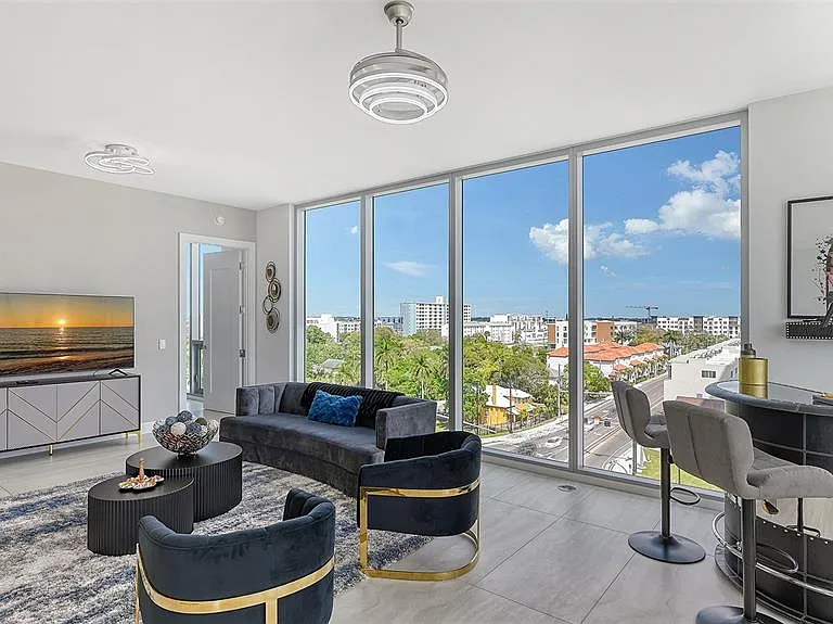 301 Quay Cmn #606 — Photo 9