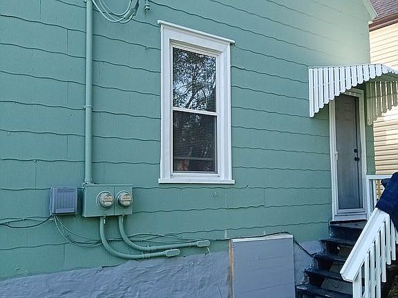 3rd image of 929 Magnolia Ave E