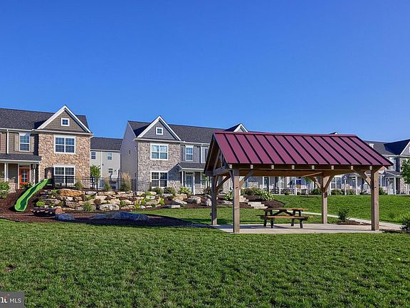 5th image of 2482 Artesian Way