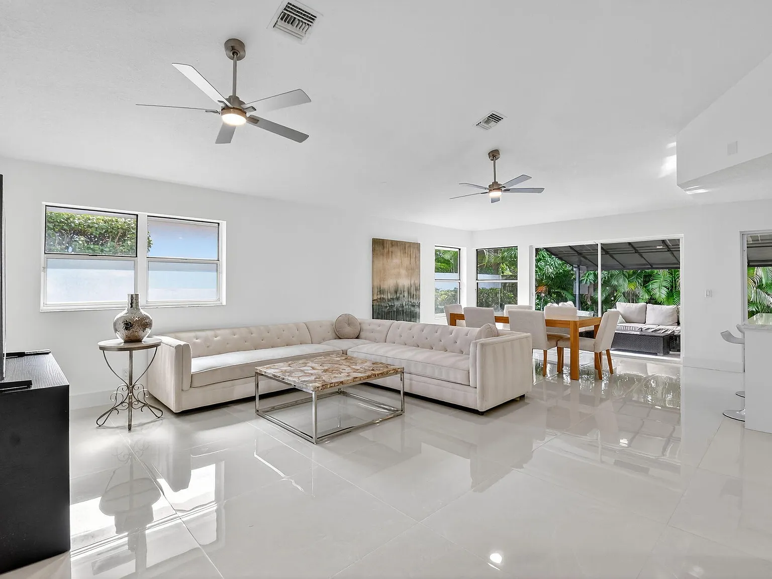 2 bed, 2.5 bath, 1482 sqft, $13,000 — Photo 4