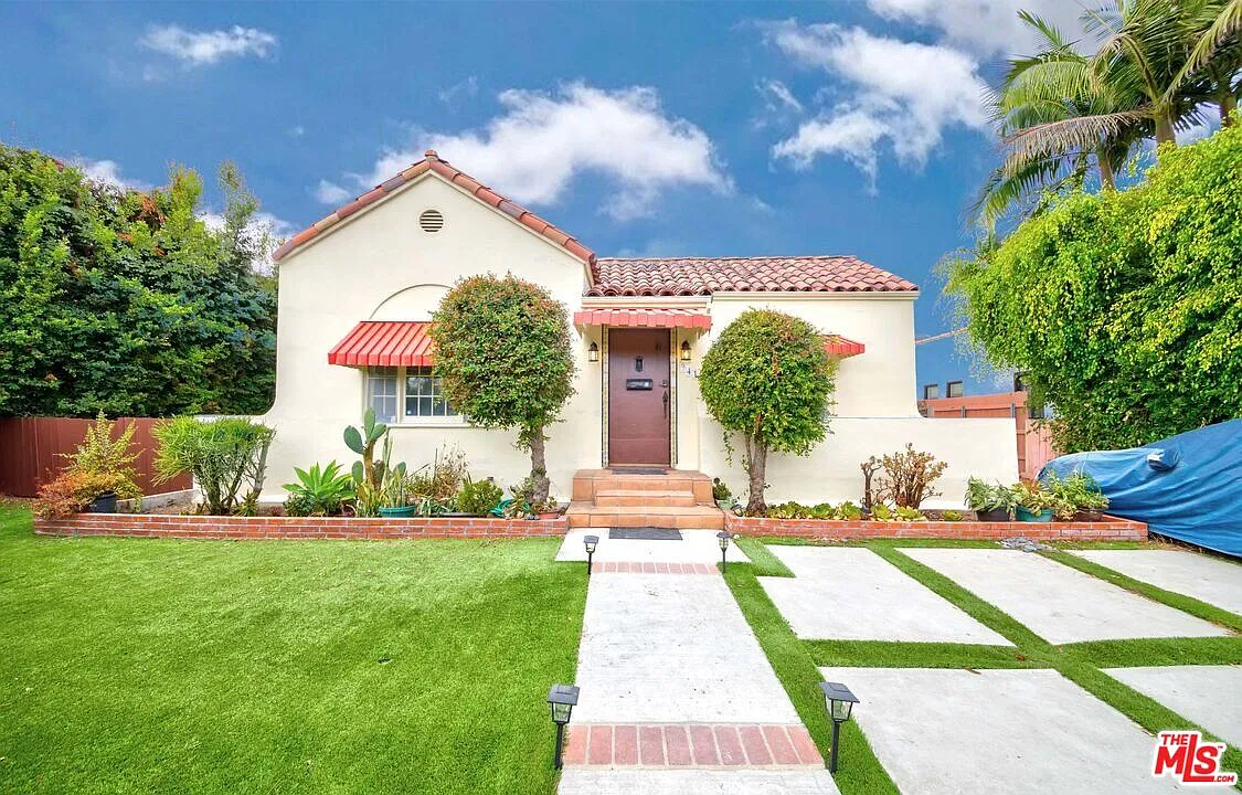 3 bed, 2.0 bath, 1447 sqft, $4,200 — Photo 1