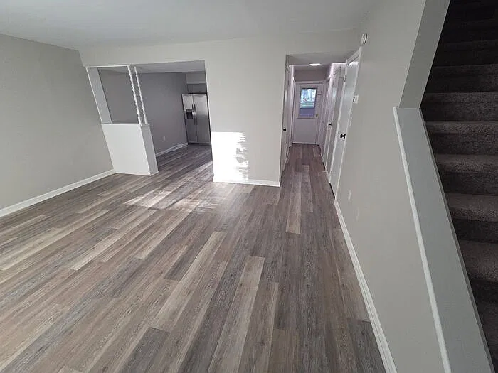 3 bed, 1.5 bath, $1,200 — Photo 4