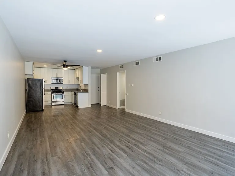 115 North Wetherly Drive — Photo 13