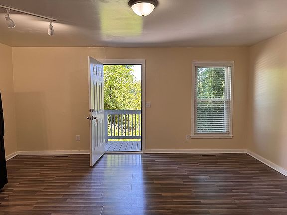 3rd image of 1240 Old Liberty Rd APT 12