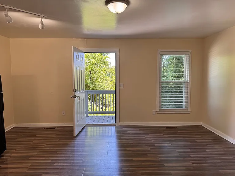 1240 Old Liberty Rd — Photo 14