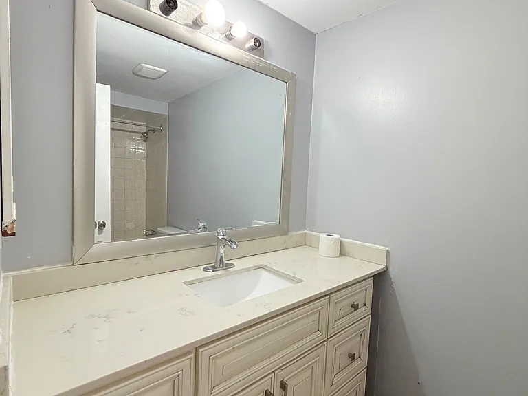 41 Broadbridge Dr #MAIN AND UPPER — Photo 31