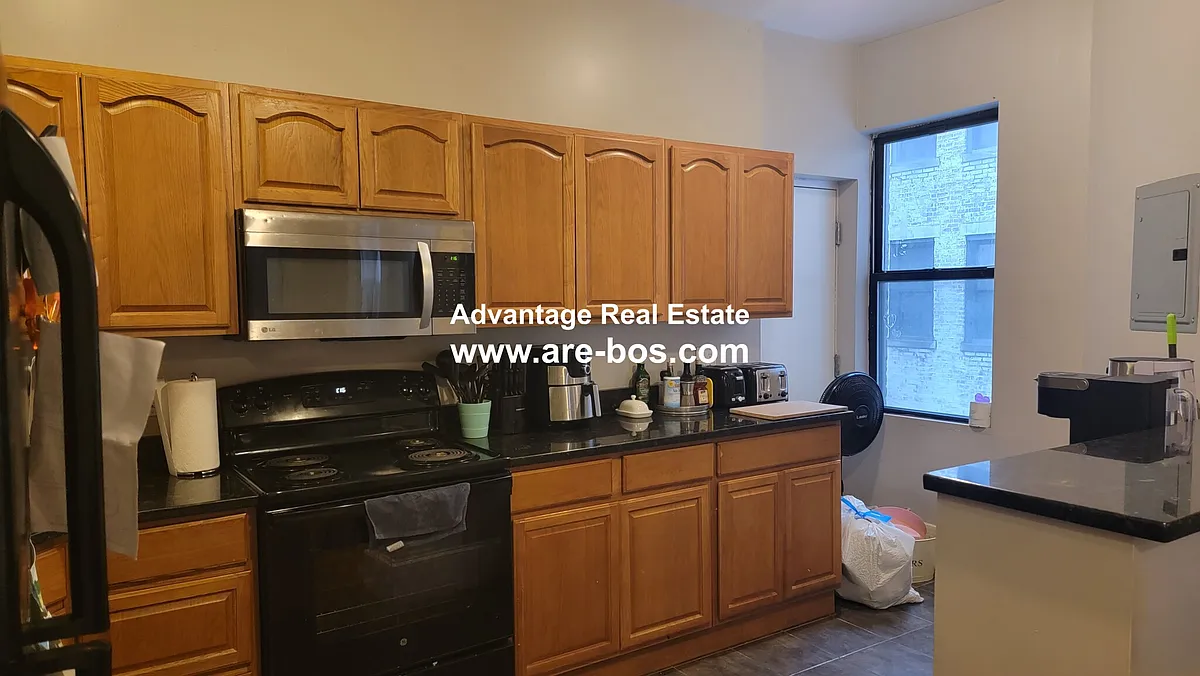 Building Photo - 1056 Commonwealth Ave #31
