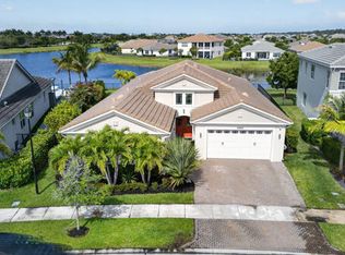 15804 Goldfinch Cir, Loxahatchee, FL 33470