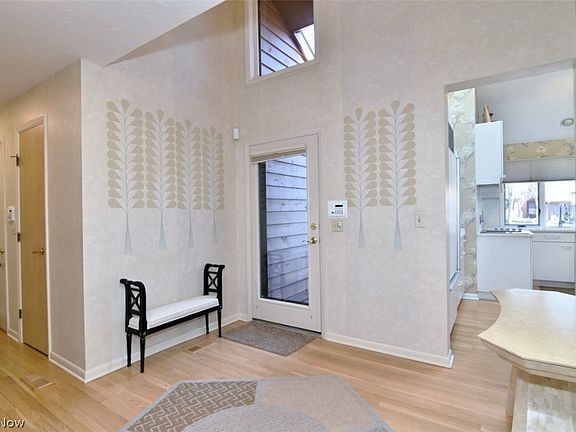 5th image of 25844 Fairmount Blvd