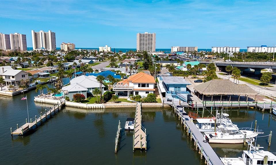 1st image of 122 Coral Way