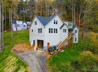 30 Gudger Rd, Leicester, NC 28748