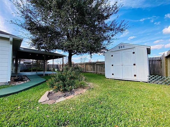 5th image of 24638 Lakecrest Village Dr