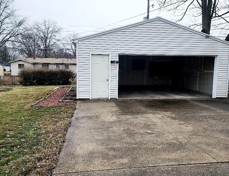 Barnhart Ave — Photo 4
