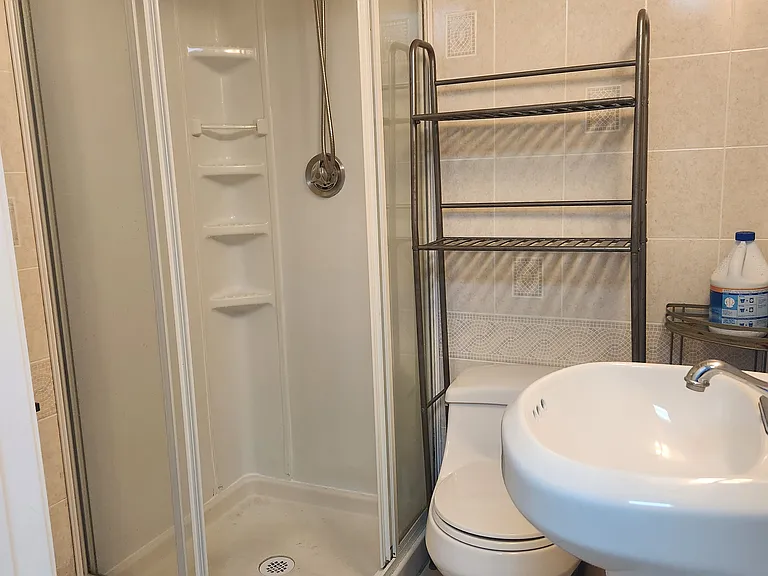 185 Ocean Rd #4 — Photo 7