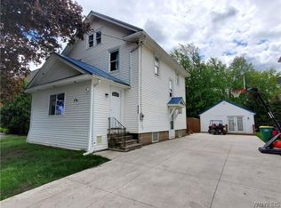 6744 Akron Rd, Lockport, NY 14094