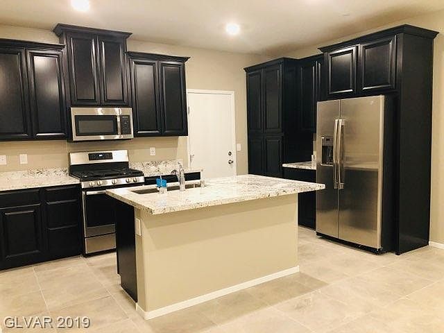 1st image of 8668 Giant Causeway Ave
