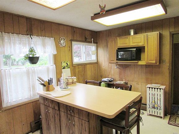 2nd image of 12 Potter Ln