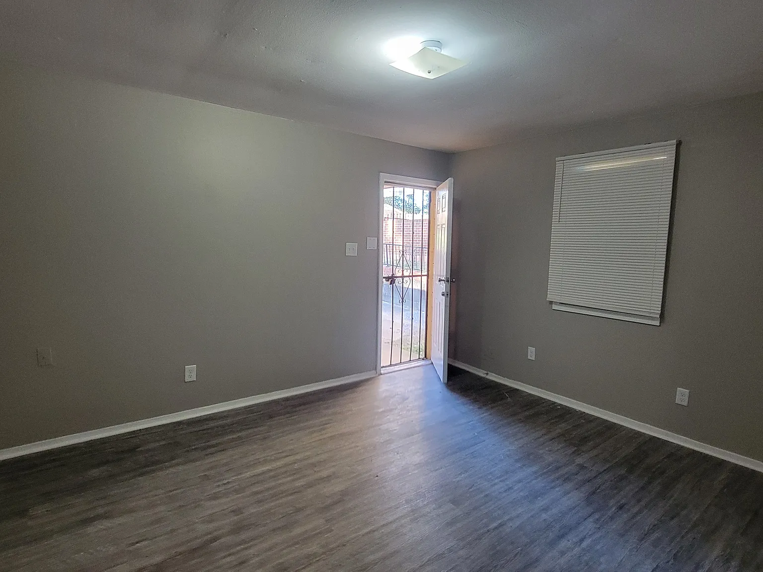 Beautiful Duplex Home — Photo 3