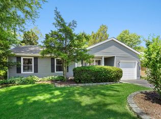 5799 Greenview Rd, Oakwood Hills, IL 60013