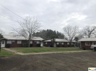 716 West St, Yoakum, TX 77995