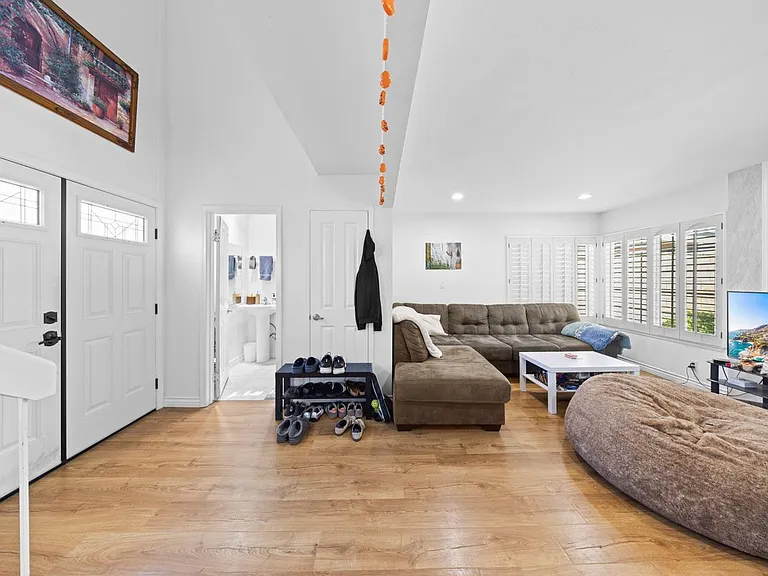 17612 Webster Ave — Photo 7