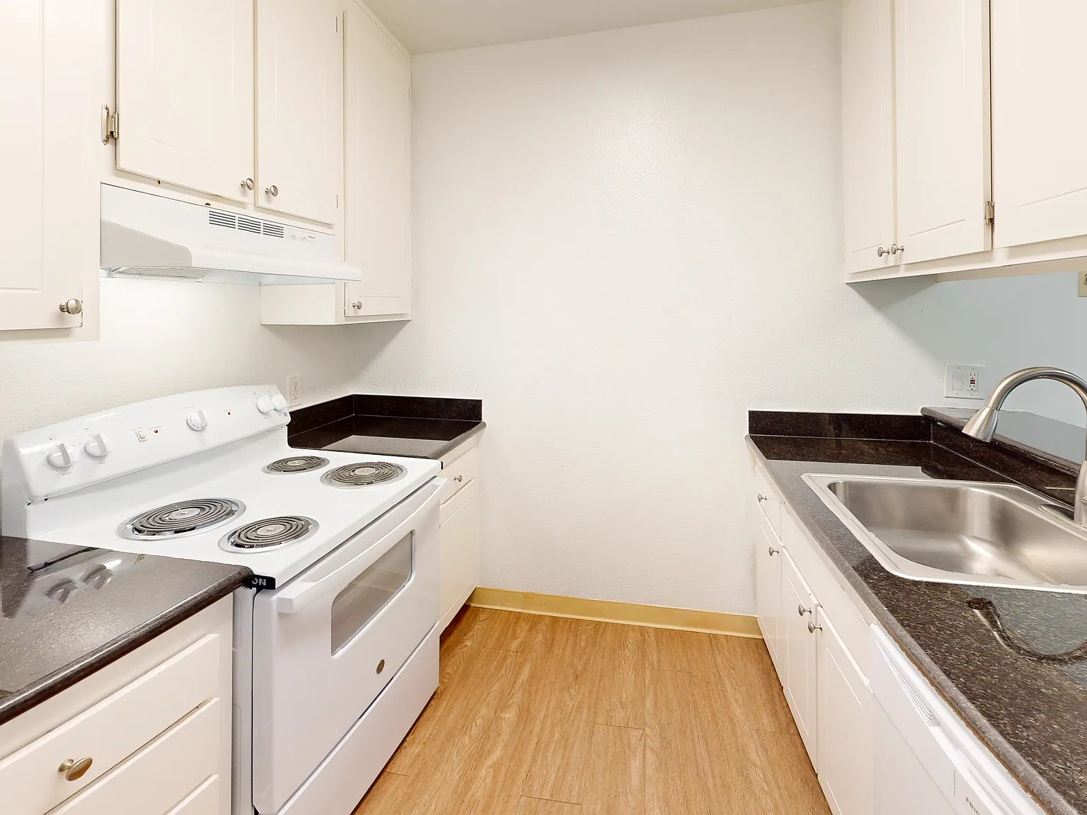 Charming 1BR in San Rafael | Parking Included | Pet Friendly — Photo 3