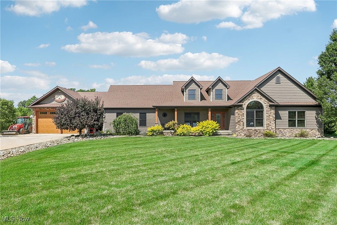 13480 Walking Stick Ln, Chardon, OH 44024 | Zillow