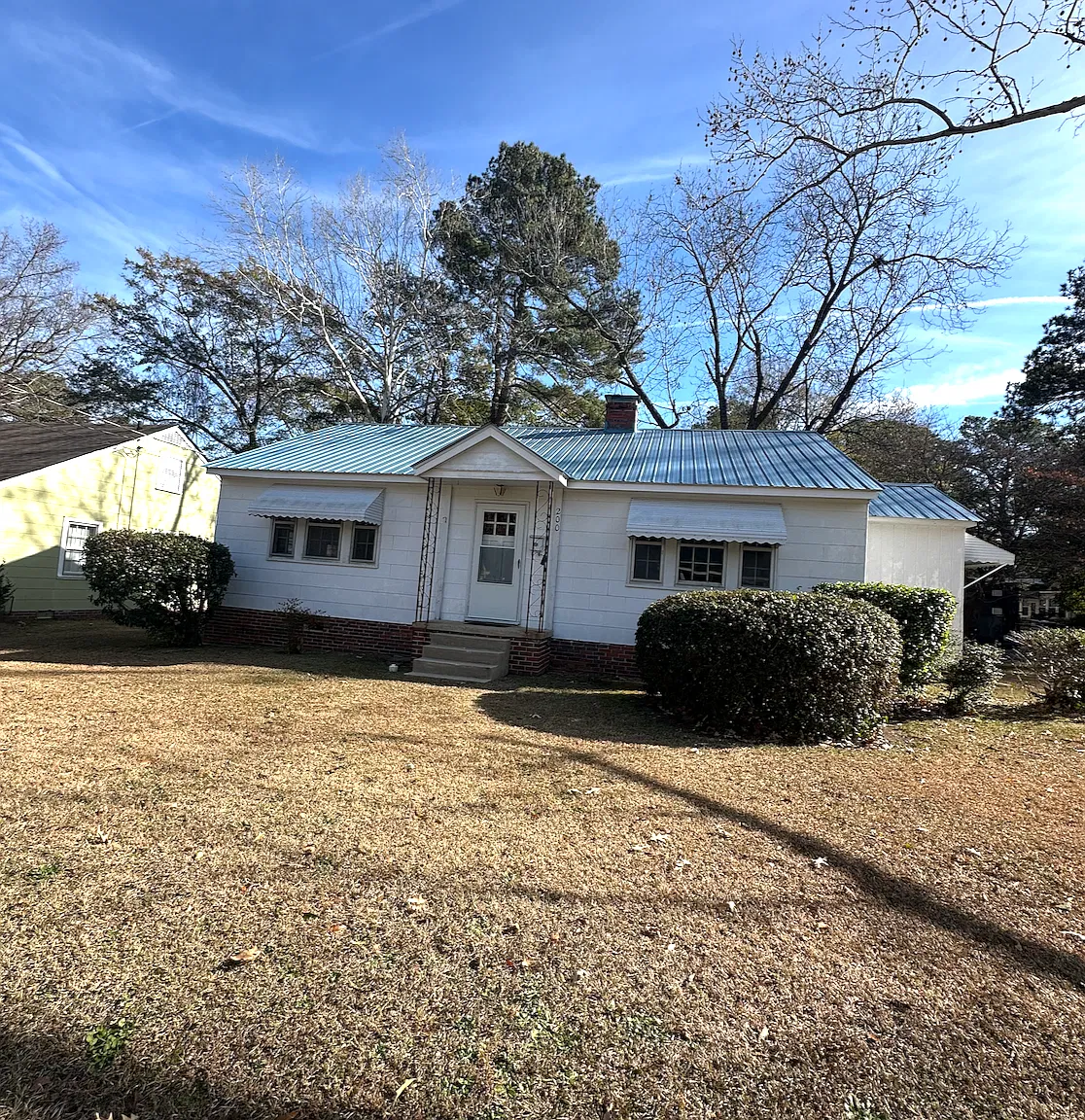 3 bed, 1188 sqft, $3,100 — Photo 1