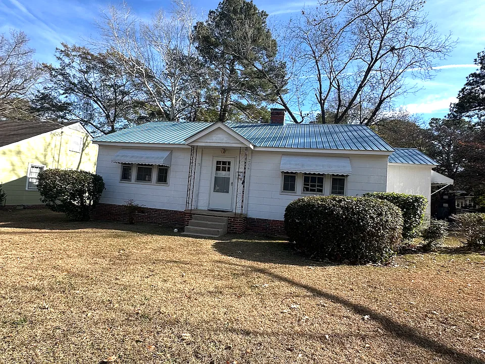 200 N Library St